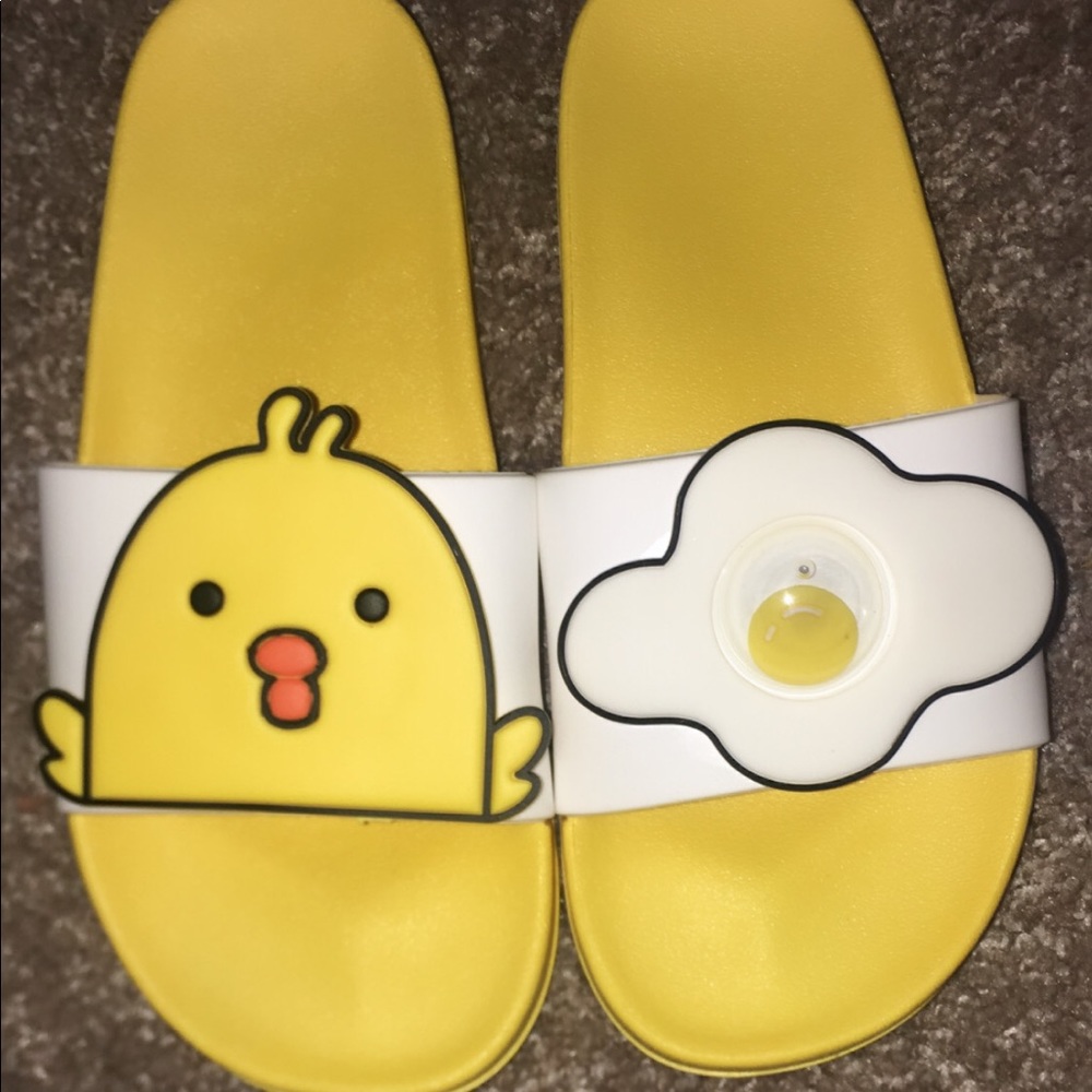 “ duck pattern flat slippers “